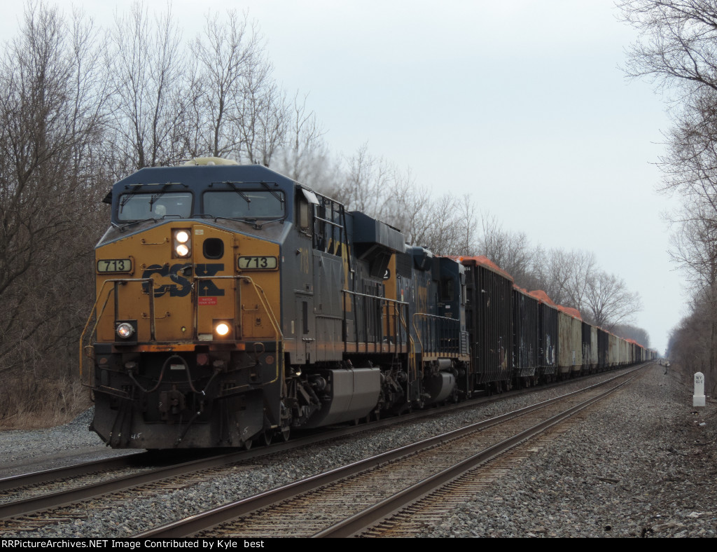 CSX 713 on M635